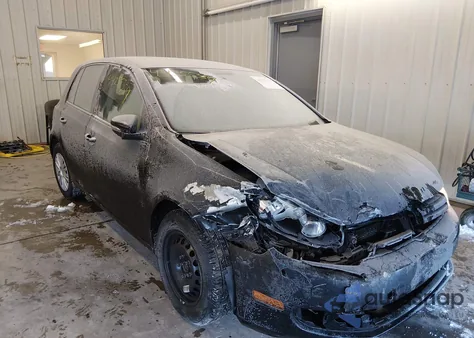 2010 Volkswagen Golf 4-Door z USA, uszkodzony, nr VIN WVWDB7AJ1AW203408